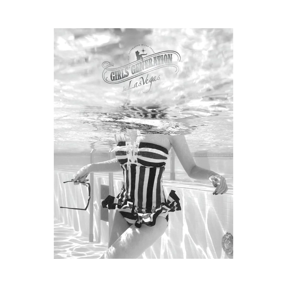 Girls' Generation - In Las Vegas Photobook (w/ Coster+Poster)