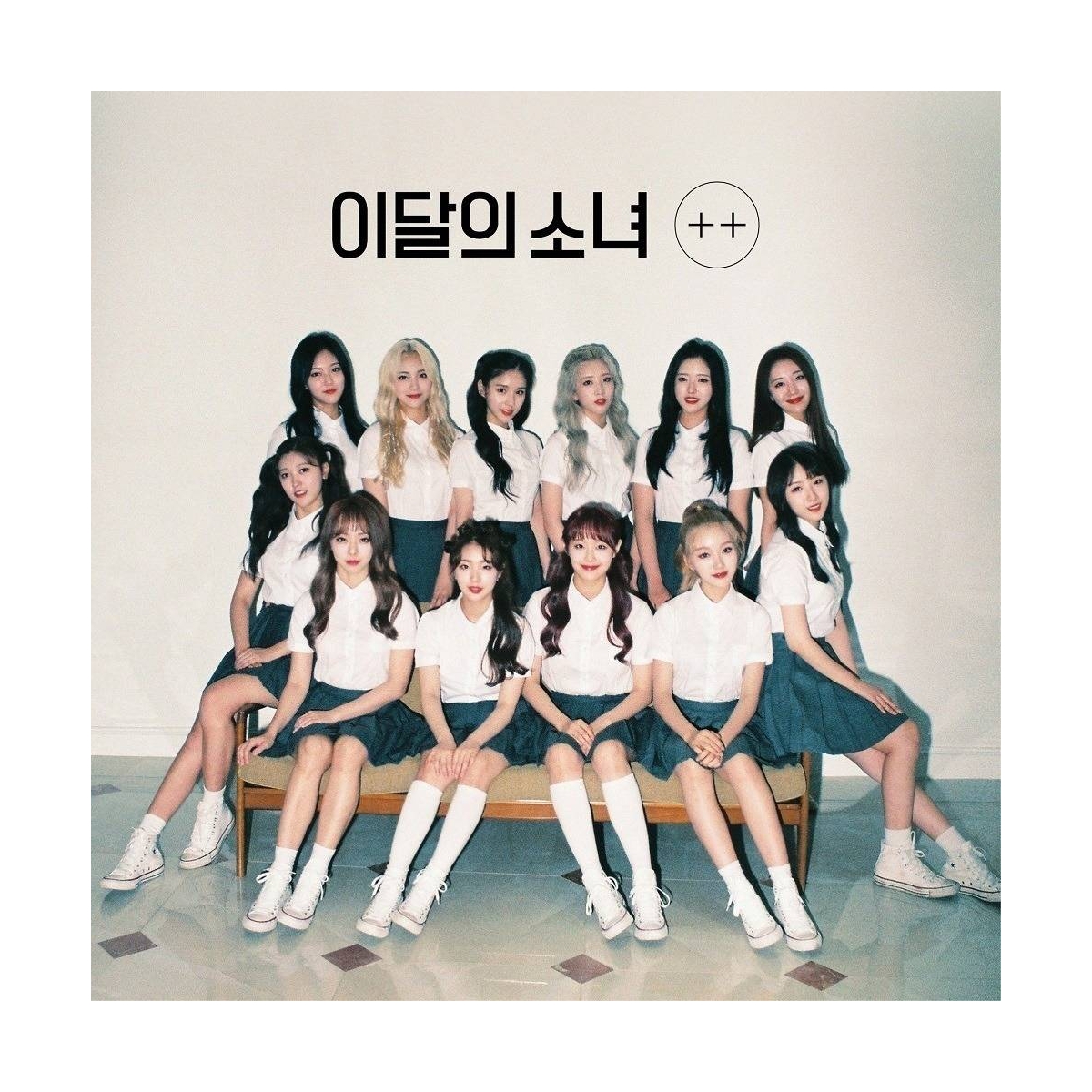 LOONA - Mini Album ++ (Corner Damaged, Limited A Ver.) LOONA - Mini Album ++ (Corner Damaged, Limited A Ver.)