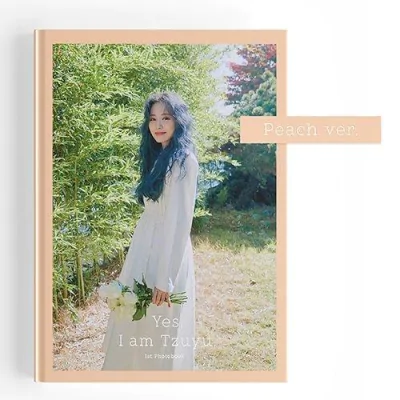 Yes, I am Tzuyu. Photobook (Peach Ver.)