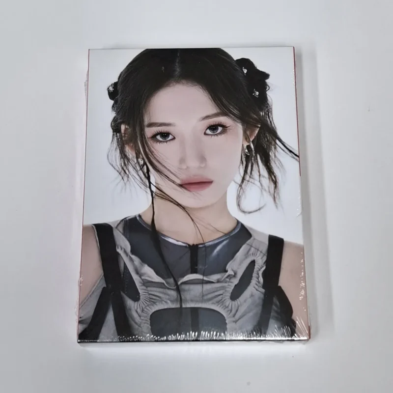 BABYMONSTER - BABYMONS7ER (YG TAG ALBUM RORA VERSION) (1st Mini Album) front