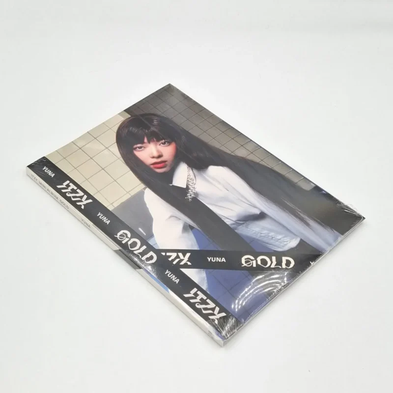 ITZY - GOLD (DIGIPACK VERSION) Vorderseite