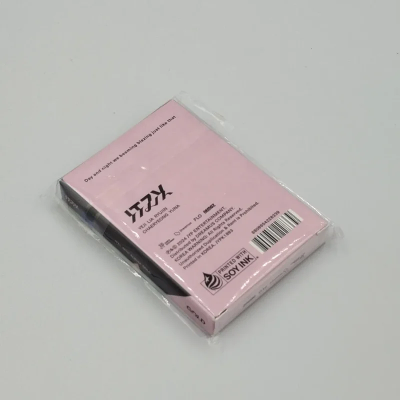 ITZY - GOLD (PLATTFORM NEMO VERSION A Pink) zurück