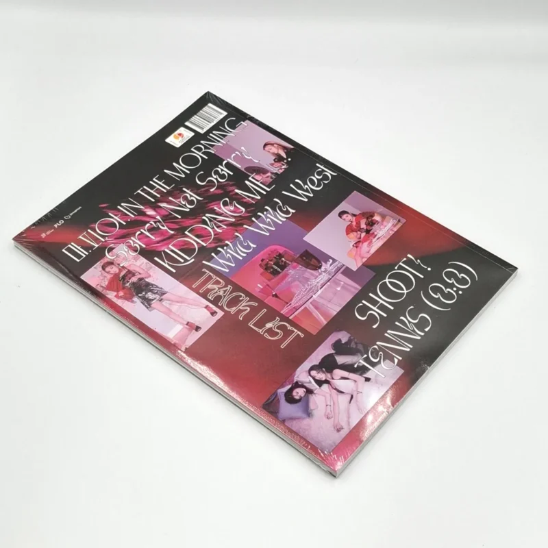 ITZY - GUESS WHO Album (Version aléatoire) retour
