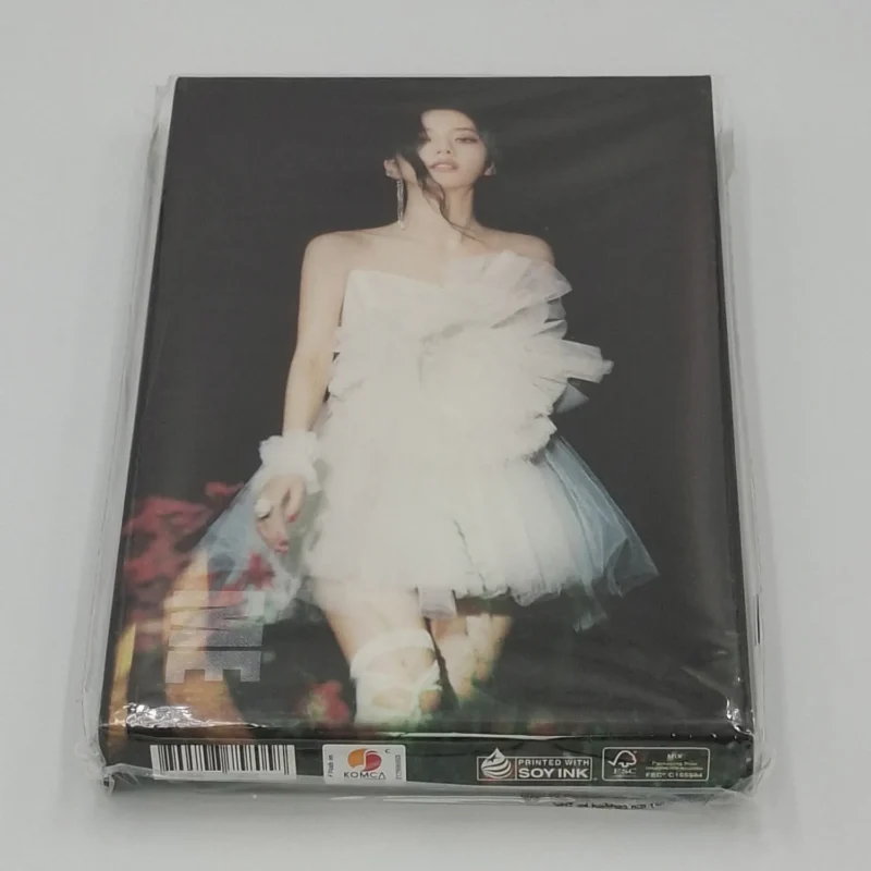 JISOO - ME (BLACK Version) (1st Single Album) front