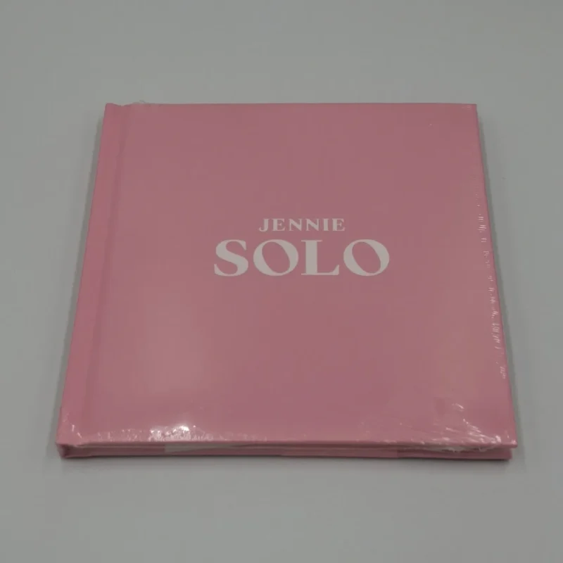 Jennie (Blackpink) - SOLO devant