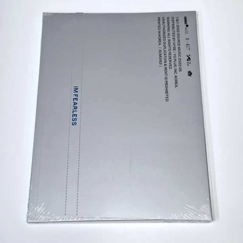 LE SSERAFIM - FEARLESS (BLUE CHYPRE version) (1st Mini Album) front