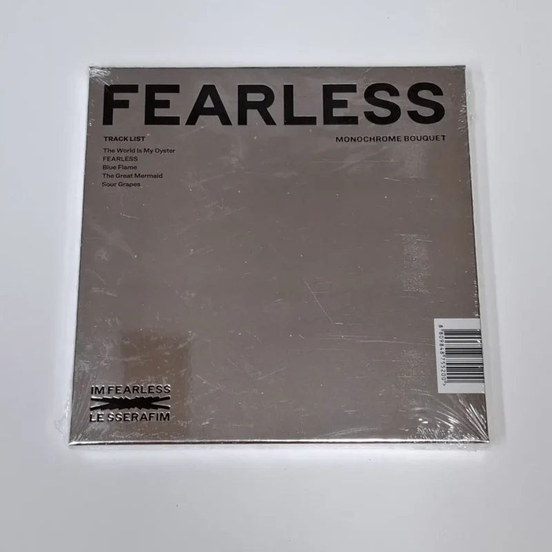 LE SSERAFIM - FEARLESS (Monochrome Bouquet Version) (1st Mini Album) front