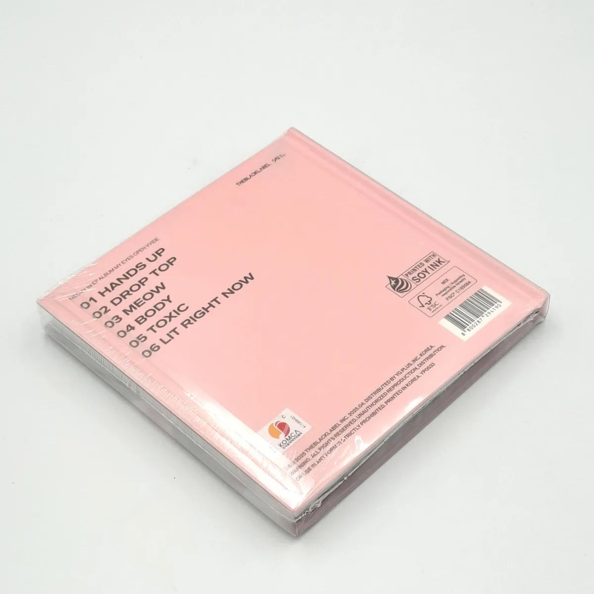 MEOVV - MY EYES OPEN VVIDE (PHOTOBOOK version) (1st Mini Album) back MEOVV - MY EYES OPEN VVIDE (PHOTOBOOK version) (1st Mini Album)