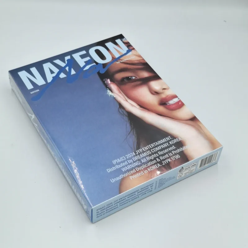 NAYEON - NA (Version A) (2. Mini-Album) Vorderseite