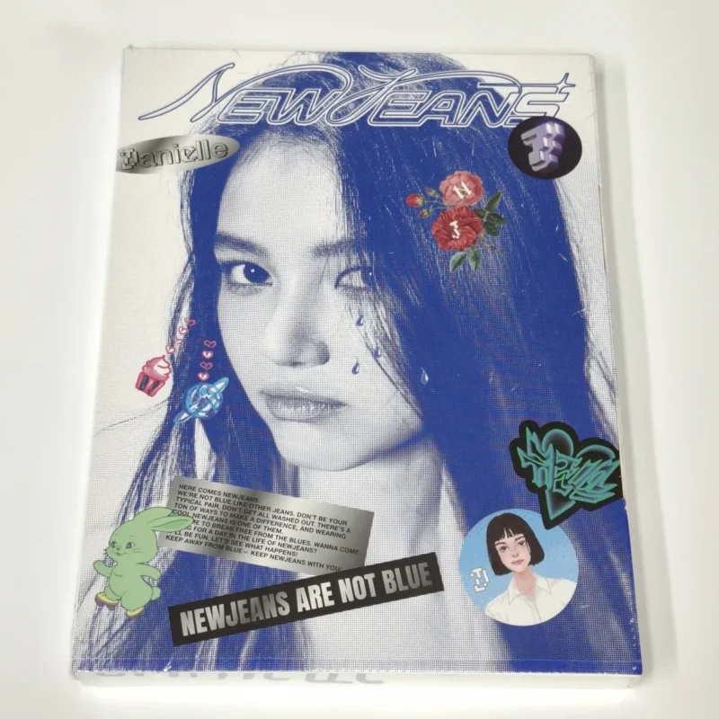 NewJeans - 'New Jeans' Bag (Bluebook Random version) (1st EP) front 1