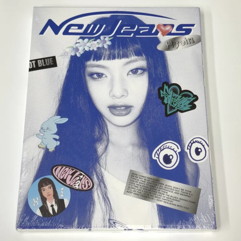 NewJeans - 'New Jeans' Bag (Bluebook Random version) (1st EP) front 3