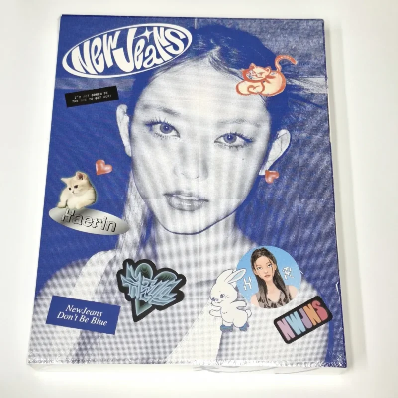 NewJeans - 'New Jeans' Bag (Bluebook Random version) (1st EP) front 4