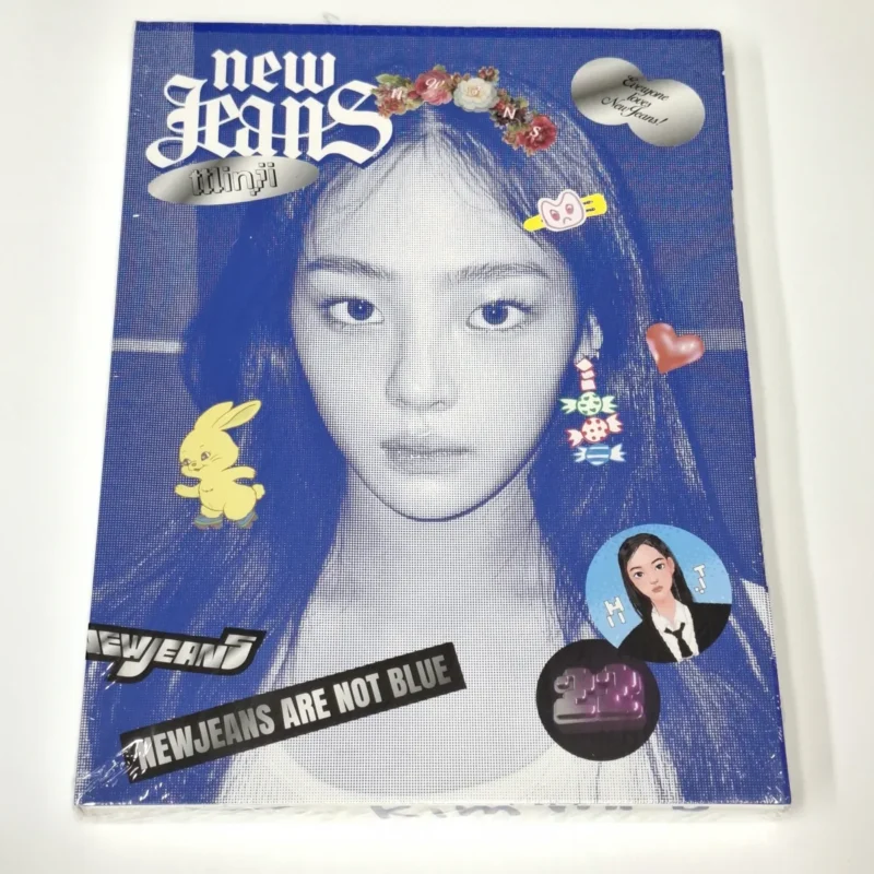 NewJeans - 'New Jeans' Bag (Bluebook Random version) (1st EP) front 5