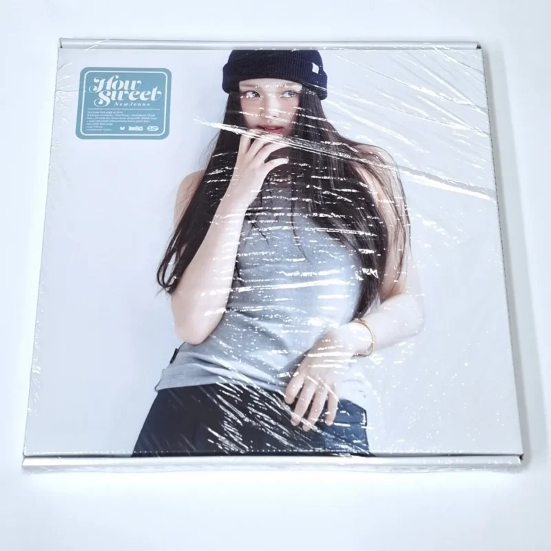 NewJeans - NewJeans 'How Sweet' (Standard HYEIN Version) front