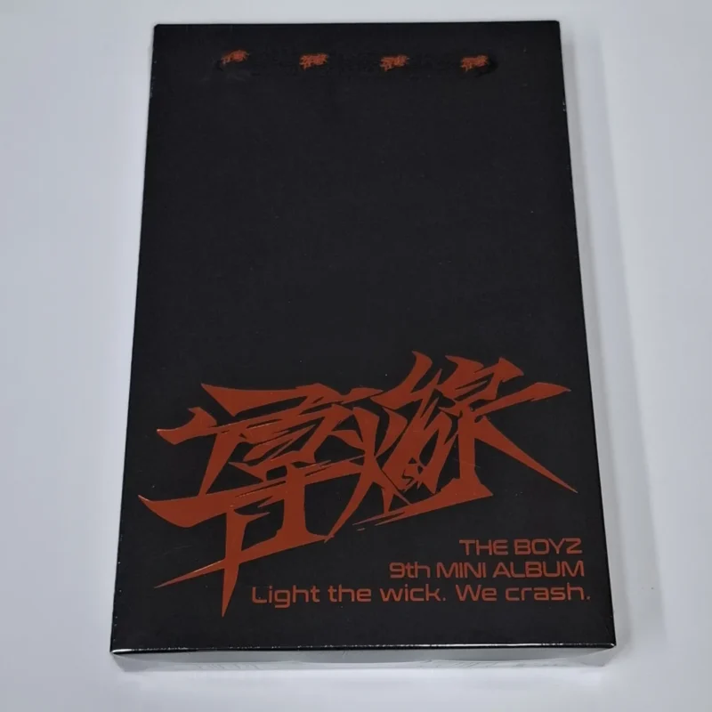 THE BOYZ - TRIGGER (Riot Version) (9th Mini Album) front
