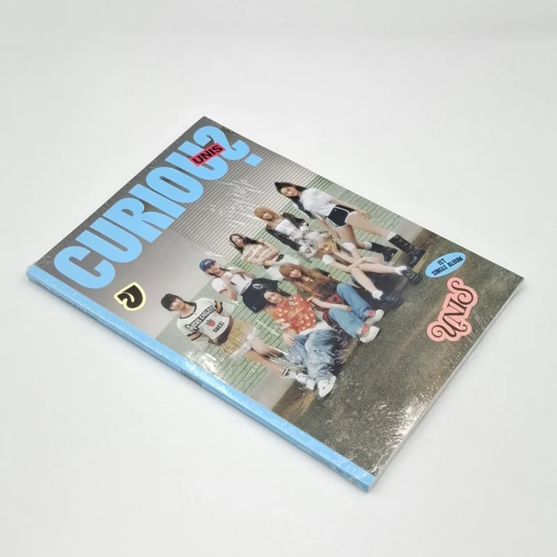 UNIS - CURIOUS (1st SINGLE ALBUM) (Photobook Version) front