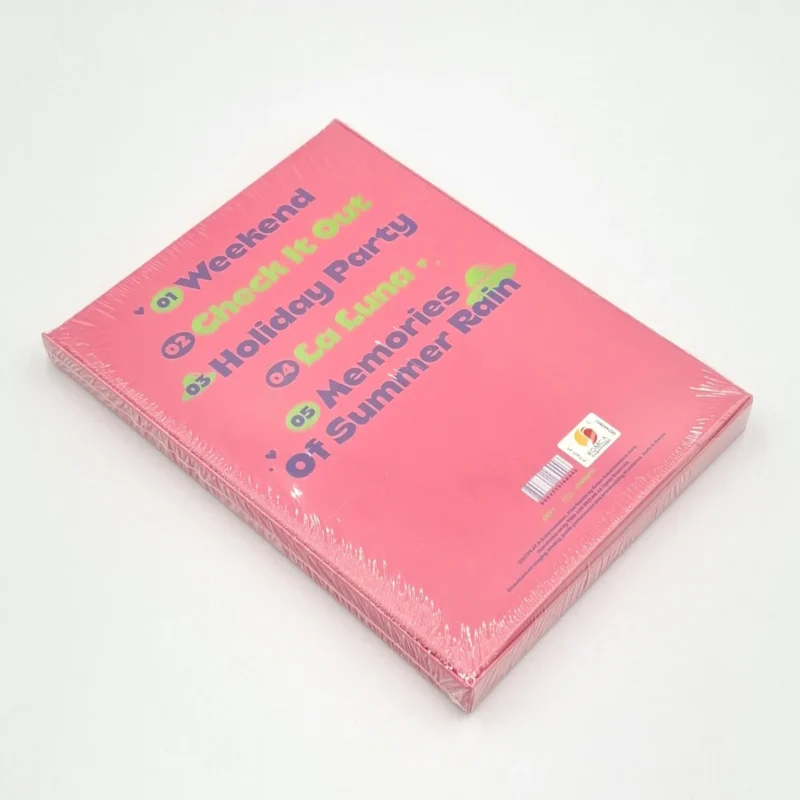 Weeekly - Play Game Holiday (M world Version) back