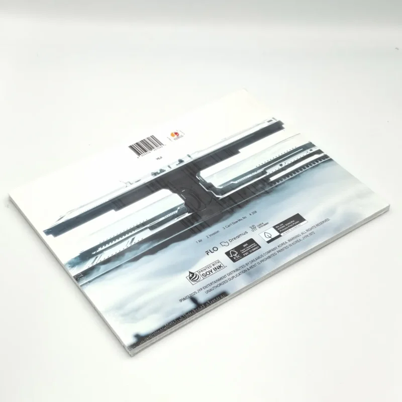 YEJI (ITZY) - Air (Fotobuch B Version) zurück