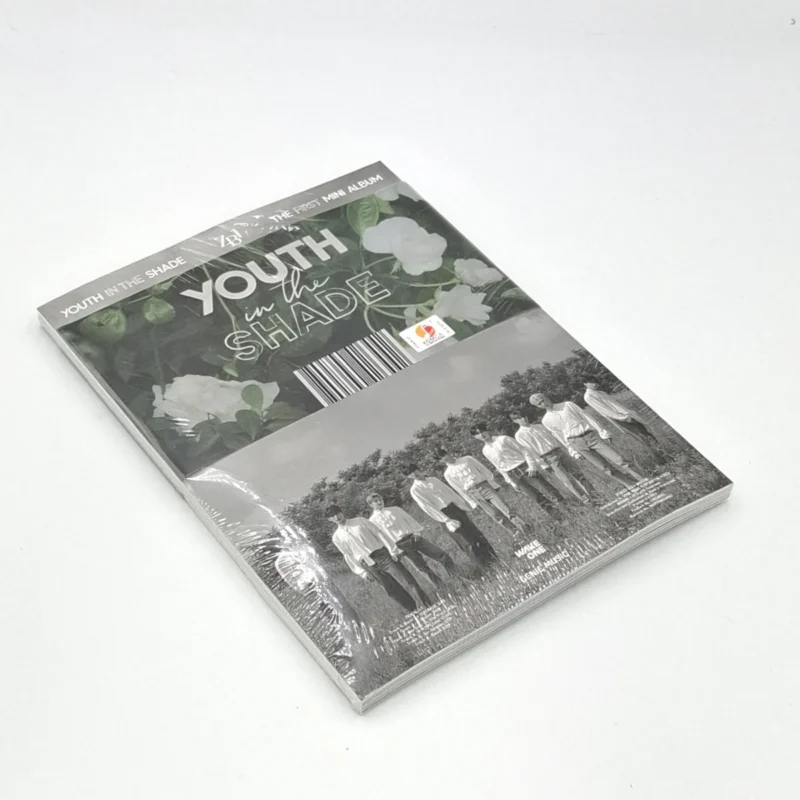 ZEROBASEONE - YOUTH IN THE SHADE (SHADE Version) (1. Mini-Album) zurück