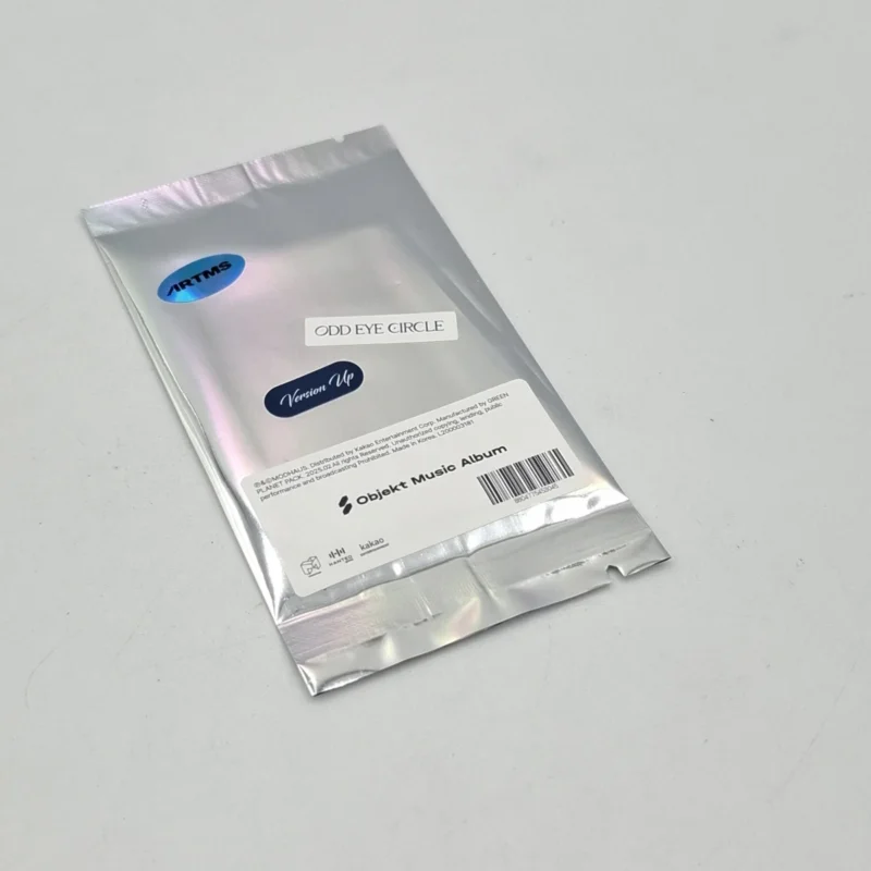 ODD EYE CIRCLE - Version Up (Objekt Music Album version) 2 ODD EYE CIRCLE - Version Up (Objekt Music Album version) front