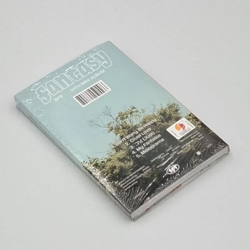 SF9 - FANTASY (POSTCARD BOOK VERSION) (14th Mini Album) 3 SF9 - FANTASY (POSTCARD BOOK VERSION) (14th Mini Album) back