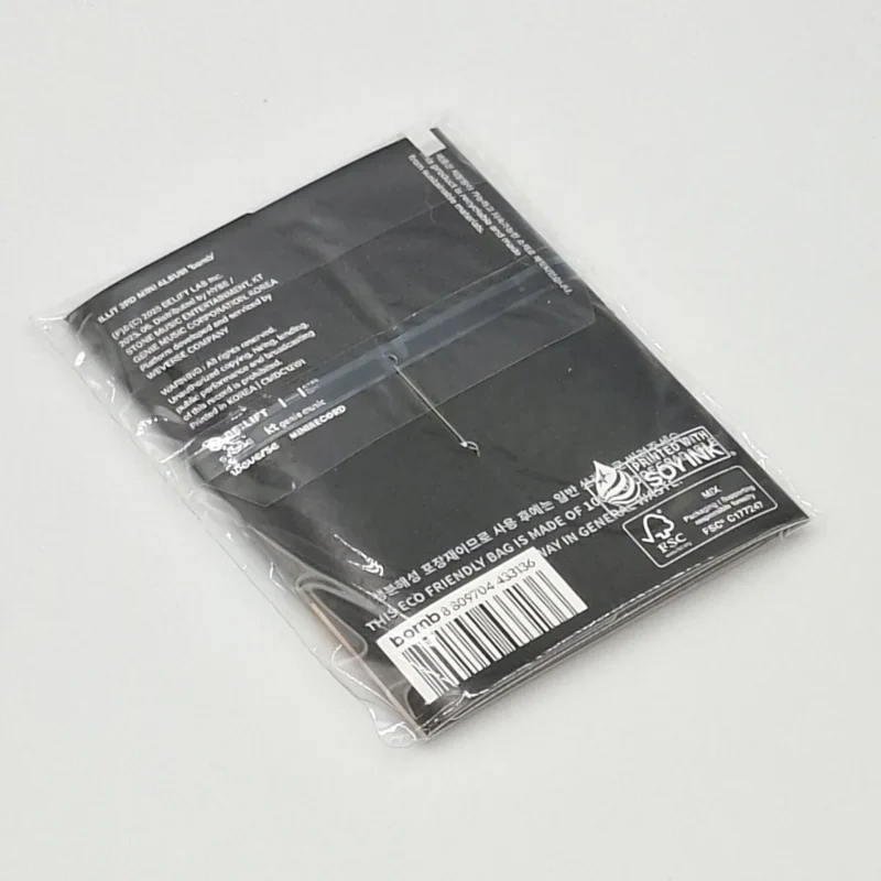 ILLIT - bomb (Weverse Albums version) (3rd Mini Album) zurück