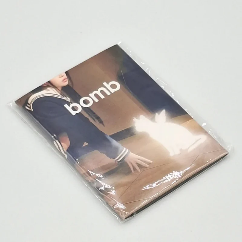ILLIT - Bombe (Weverse Albums Version) (3. Mini-Album) Vorderseite