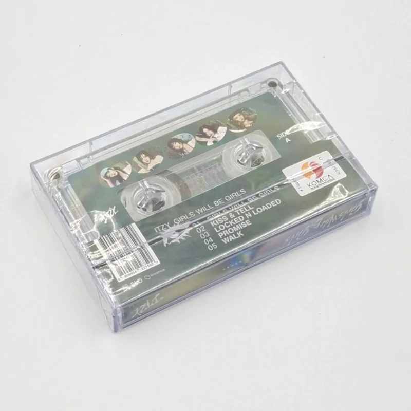 ITZY - Girls Will Be Girls (Tape Version) zurück