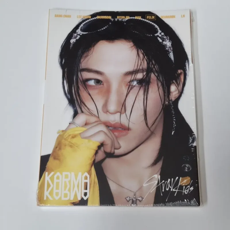 Stray-Kids-4th-Album-KARMA-ACCOR (2)
