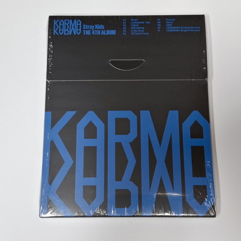 Stray Kids – 4. Album KARMA (KOMPAKTVERSION) Vorderseite