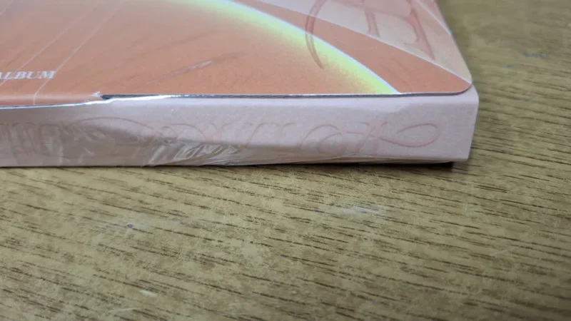 VIVIZ - VOYAGE (5th Mini Album) (Random) (Damaged) - Image 4
