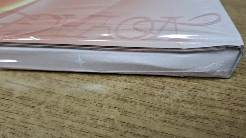 VIVIZ - VOYAGE (5th Mini Album) (Random) (Damaged) - Image 3